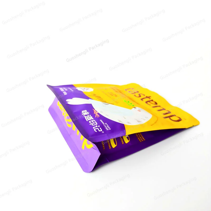 flat bottom pouch with zipper